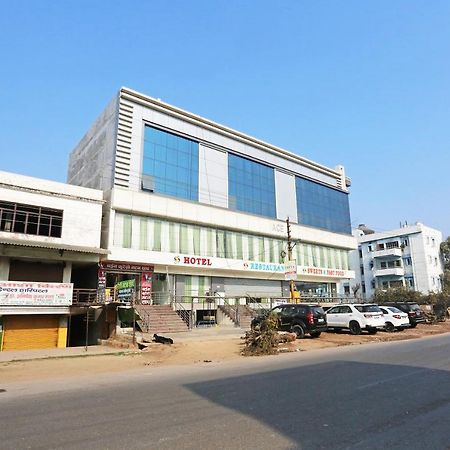 Oyo 11306 Ss Hotel Gorakhpur Bagian luar foto