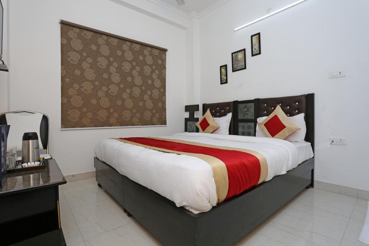 Oyo 11306 Ss Hotel Gorakhpur Bagian luar foto