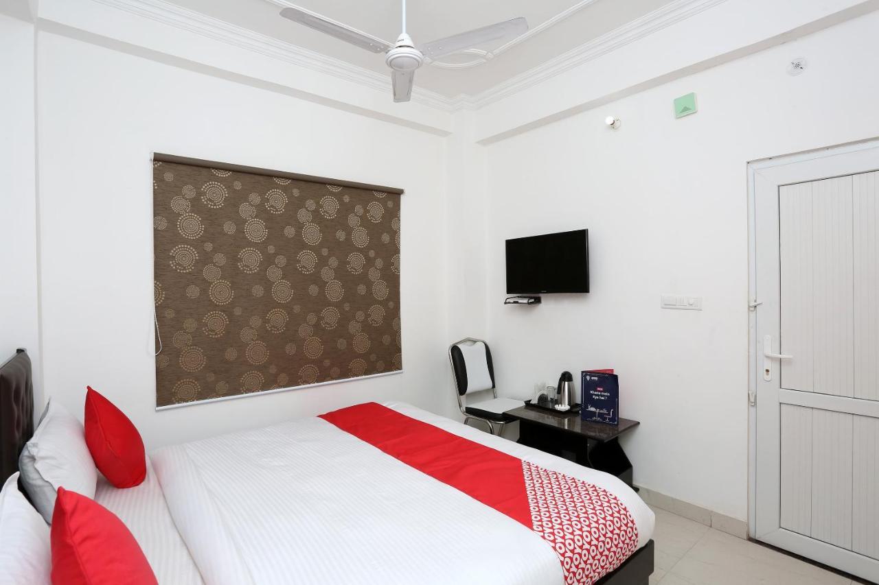Oyo 11306 Ss Hotel Gorakhpur Bagian luar foto
