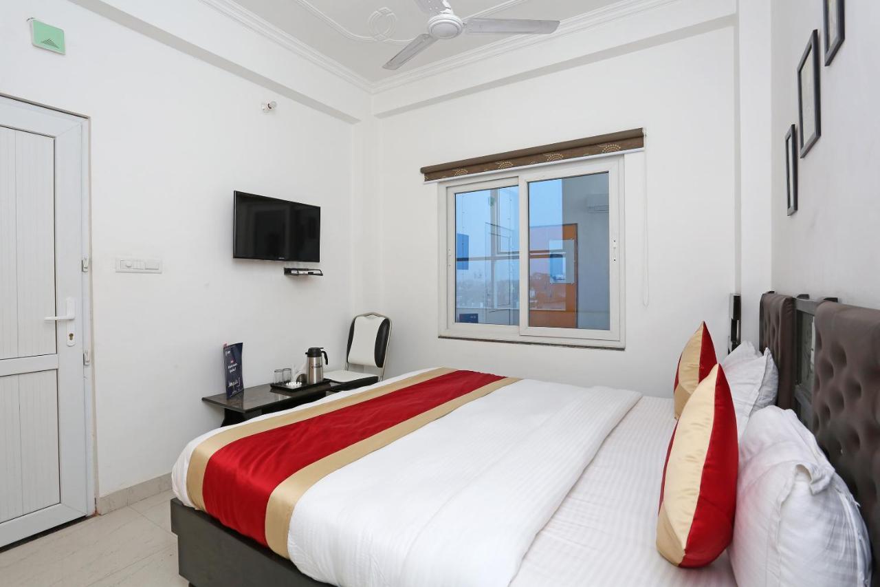 Oyo 11306 Ss Hotel Gorakhpur Bagian luar foto